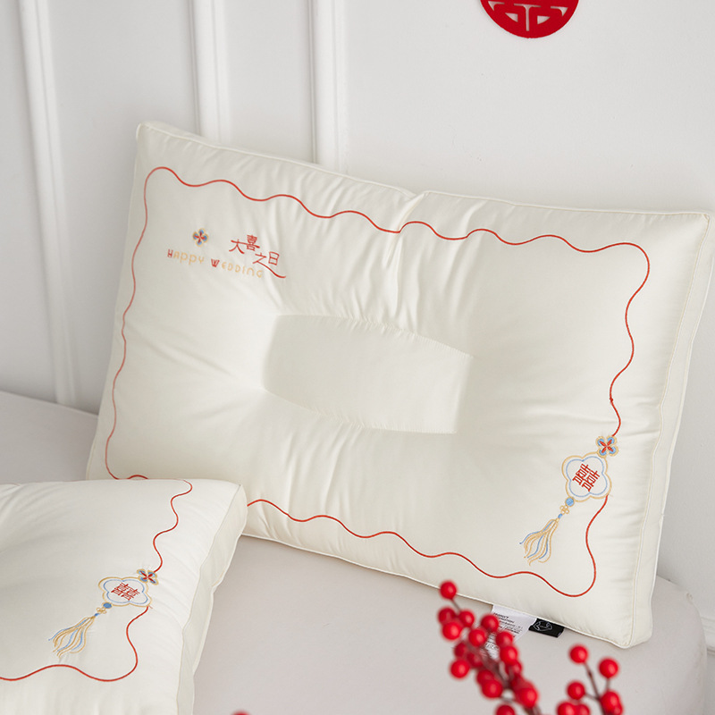 家居家紡 枕芯刺繡純棉大紅色結(jié)婚嫁喜慶